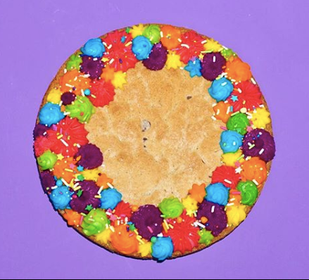 midi rainbow cookie cake